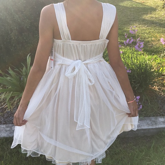 GORGEOUS SEQUIN HEARTS 💕 DRESS - Picture 2 of 8